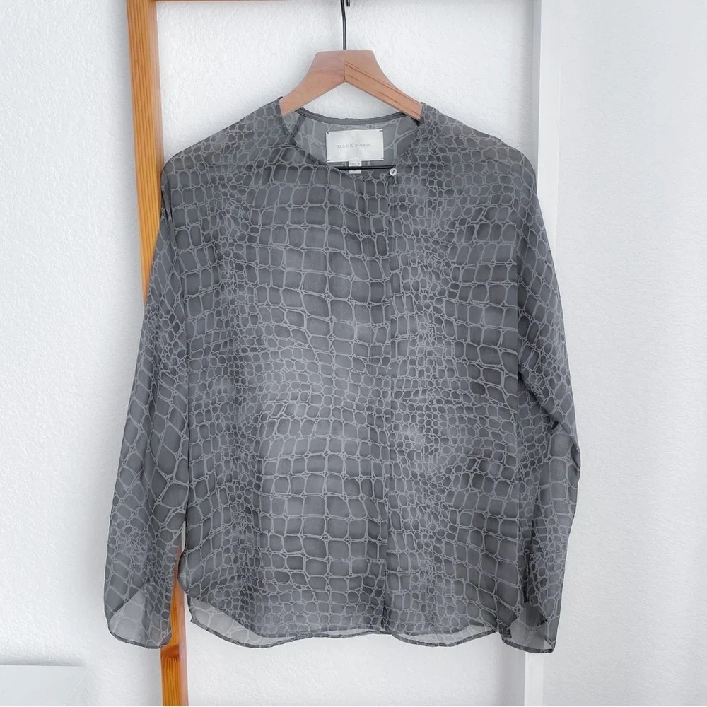 Brochu Walker Printed Silk Button Down Top Blouse Sheer Croc Gray Print - Picture 1 of 8